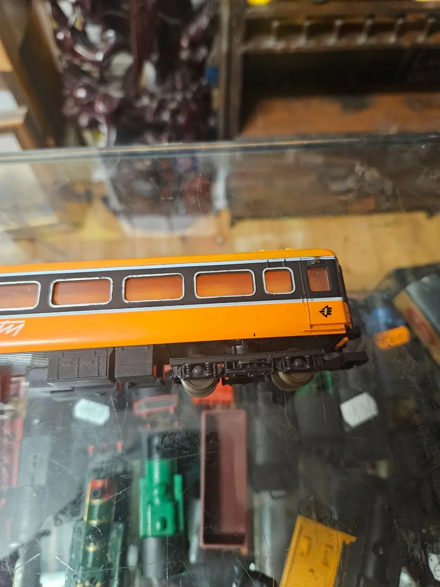 Hornby Lima OO Gauge Irish Rail Carraige - Image 3