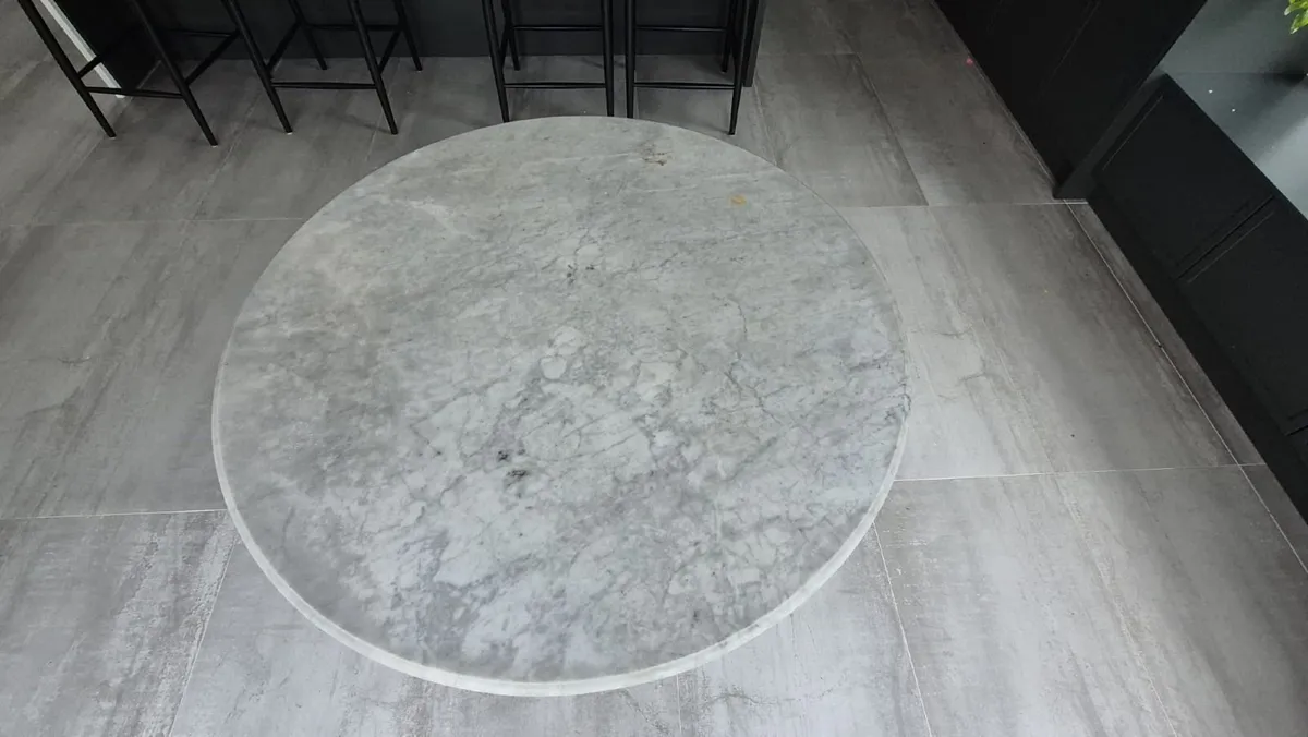 Marble Table - Image 4