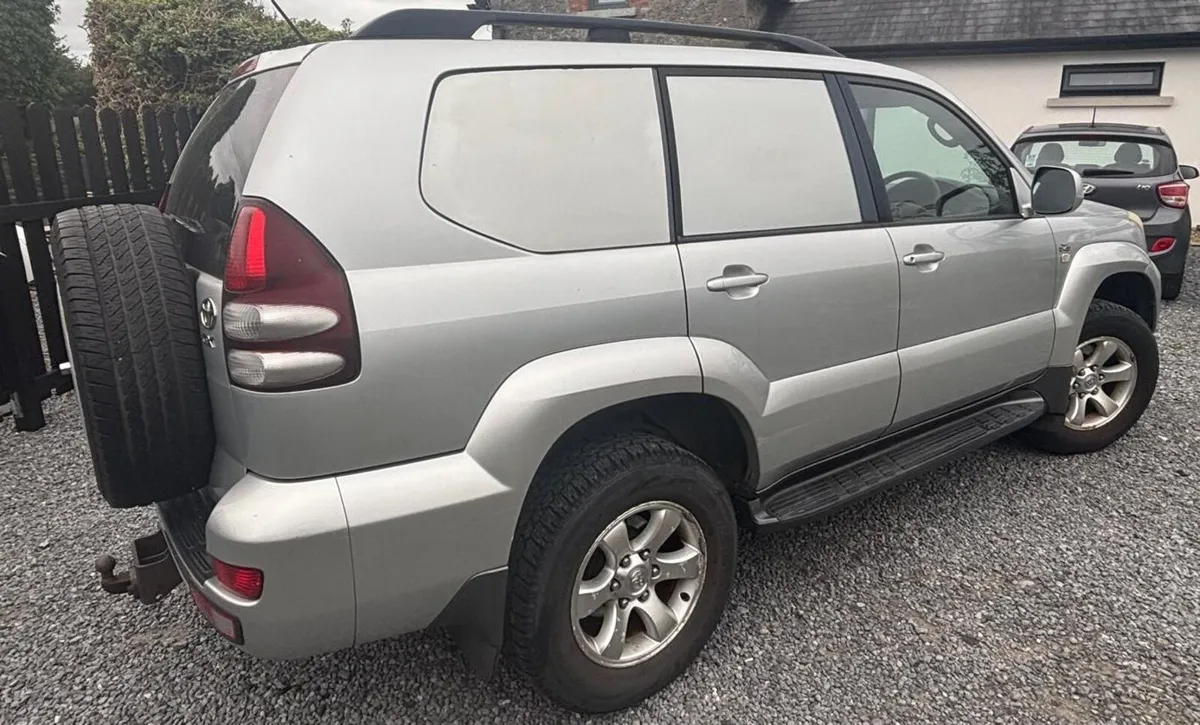 Toyota Land Cruiser 2003 - Image 2