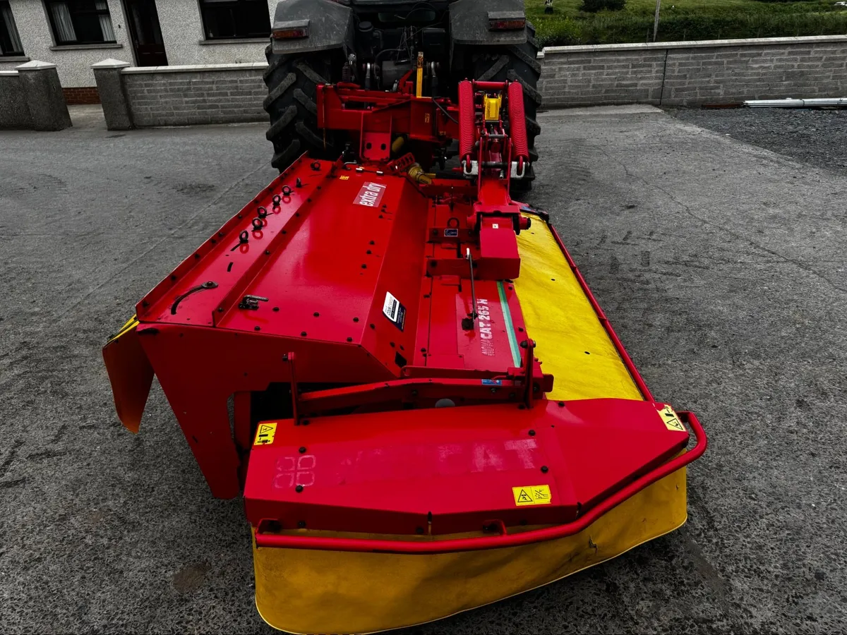 Farm machinery - Image 1