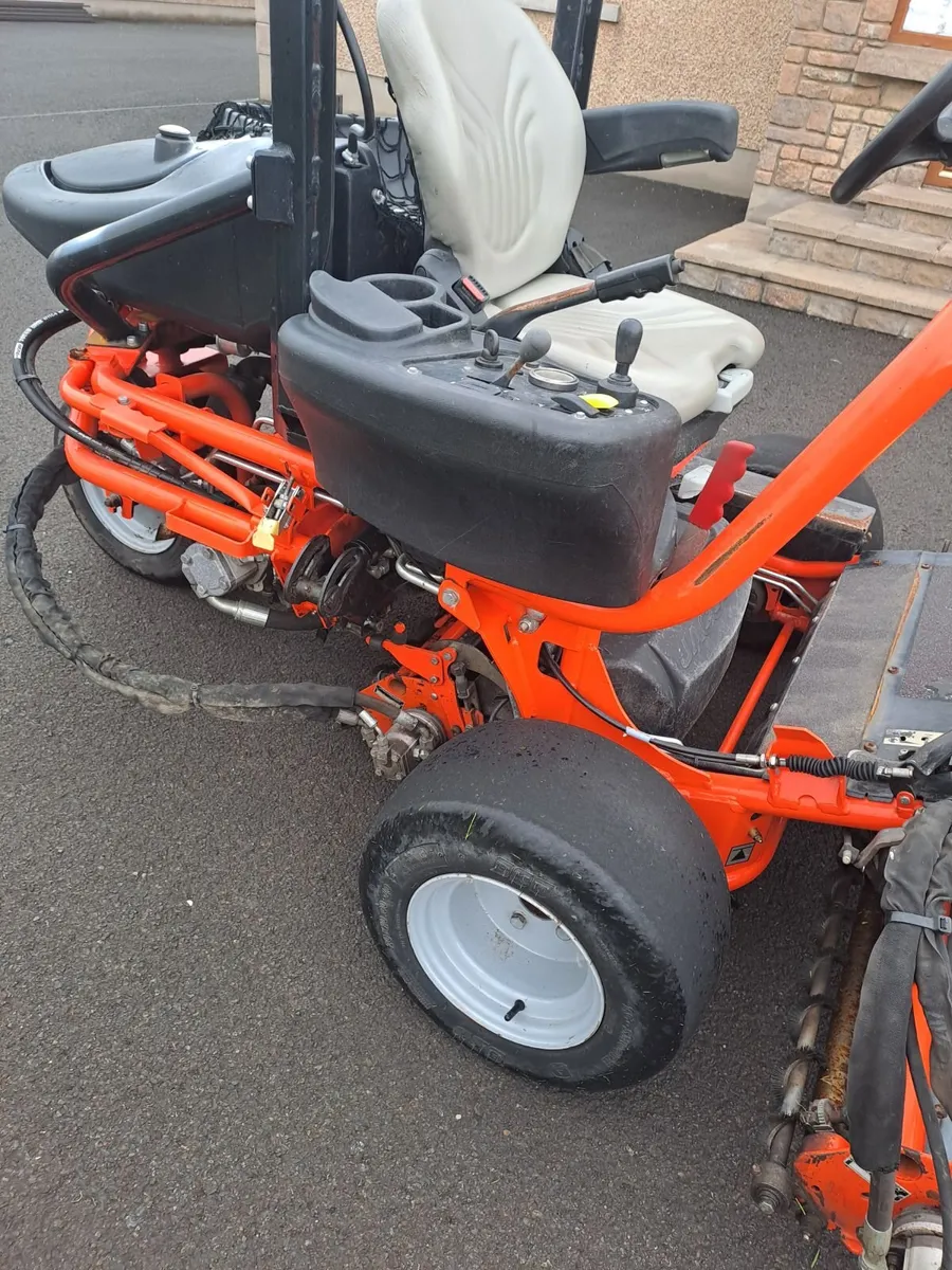 Lawnmower ride on mower kubota greens mower - Image 2