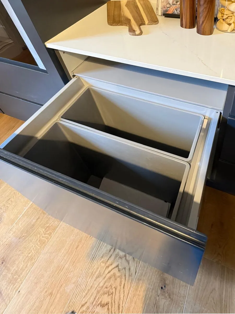 *BRAND NEW* DESIGNER Navy Kitchen +All Appliances - Image 3