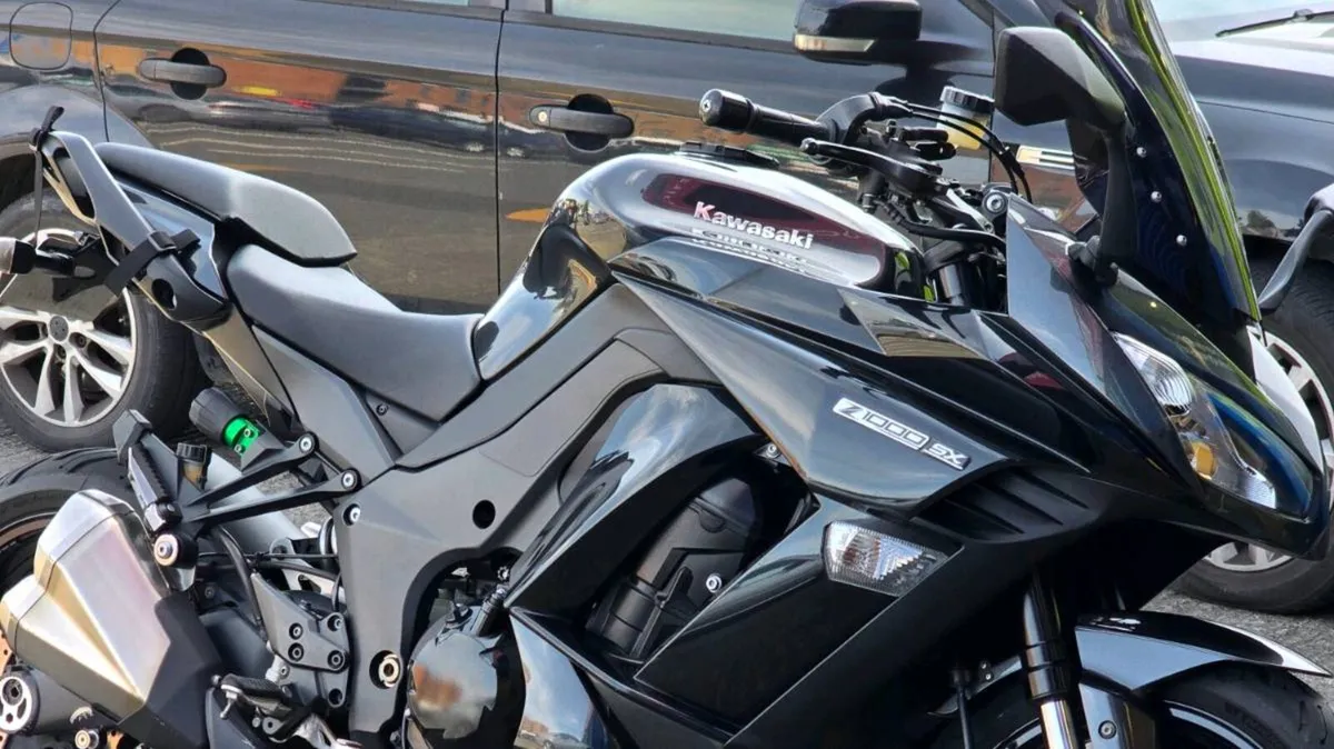 2017 Kawasaki z1000sx - Image 3