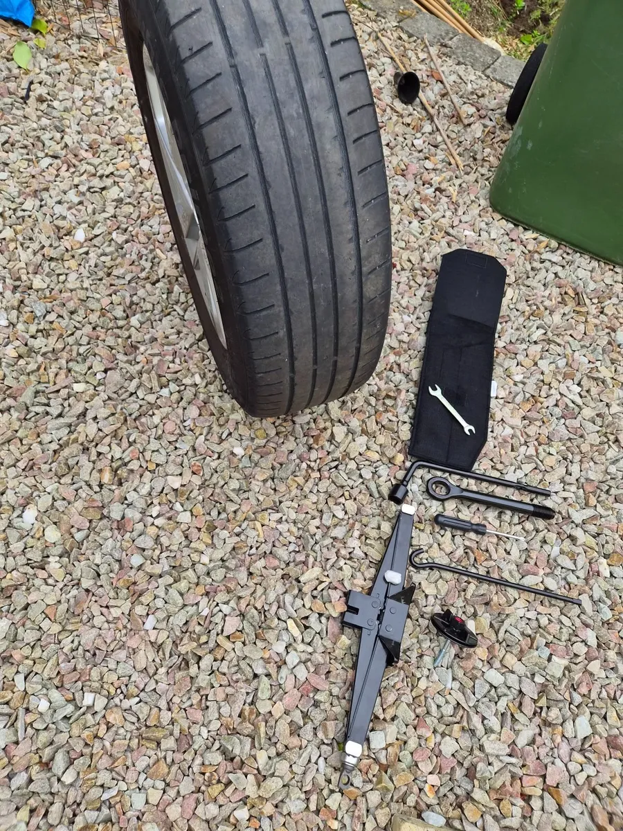 Car spare wheel wheel and kit - Image 3