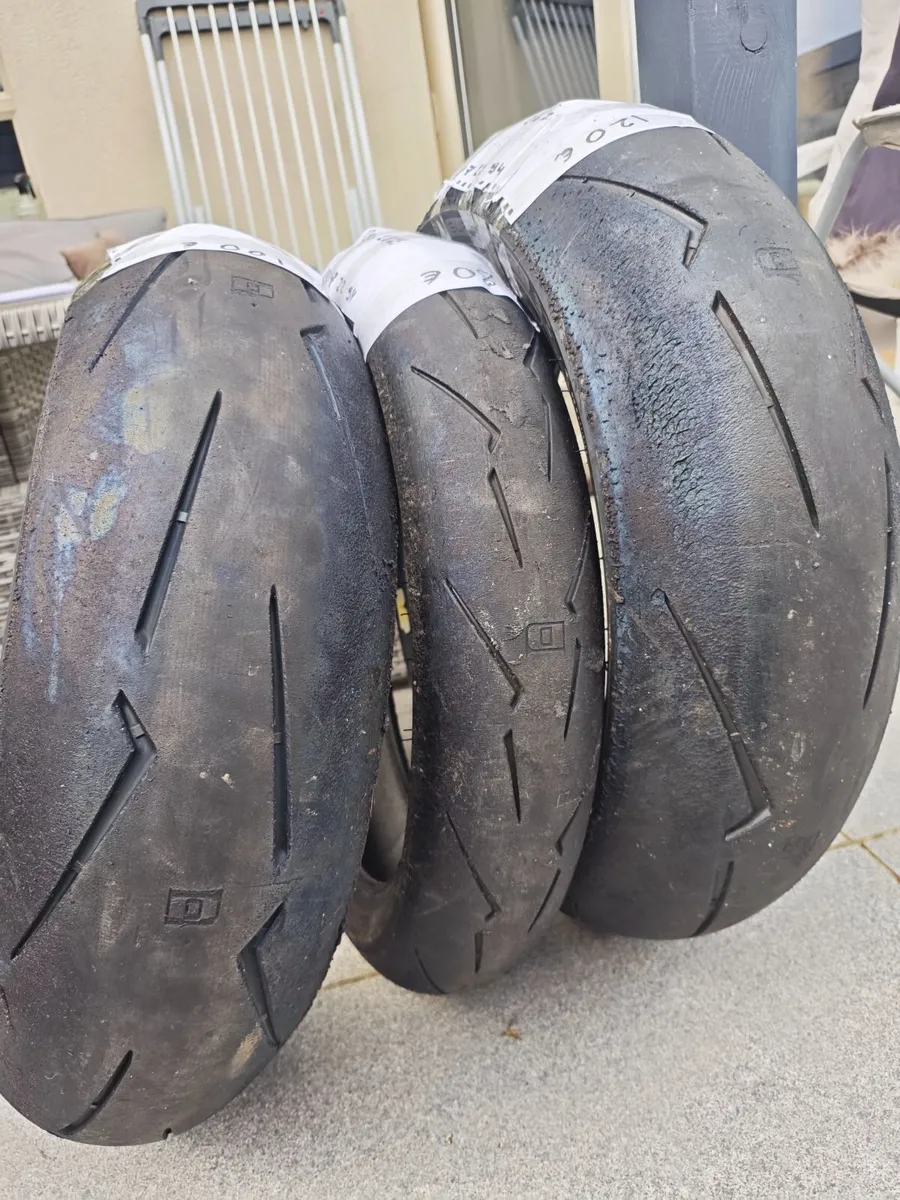 Motorcycle tyres race tyres - Image 1