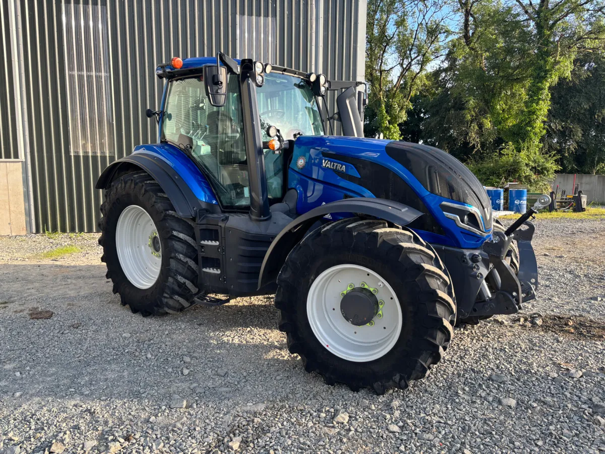 241 Valtra T175 Active *3000 hrs* - Image 1