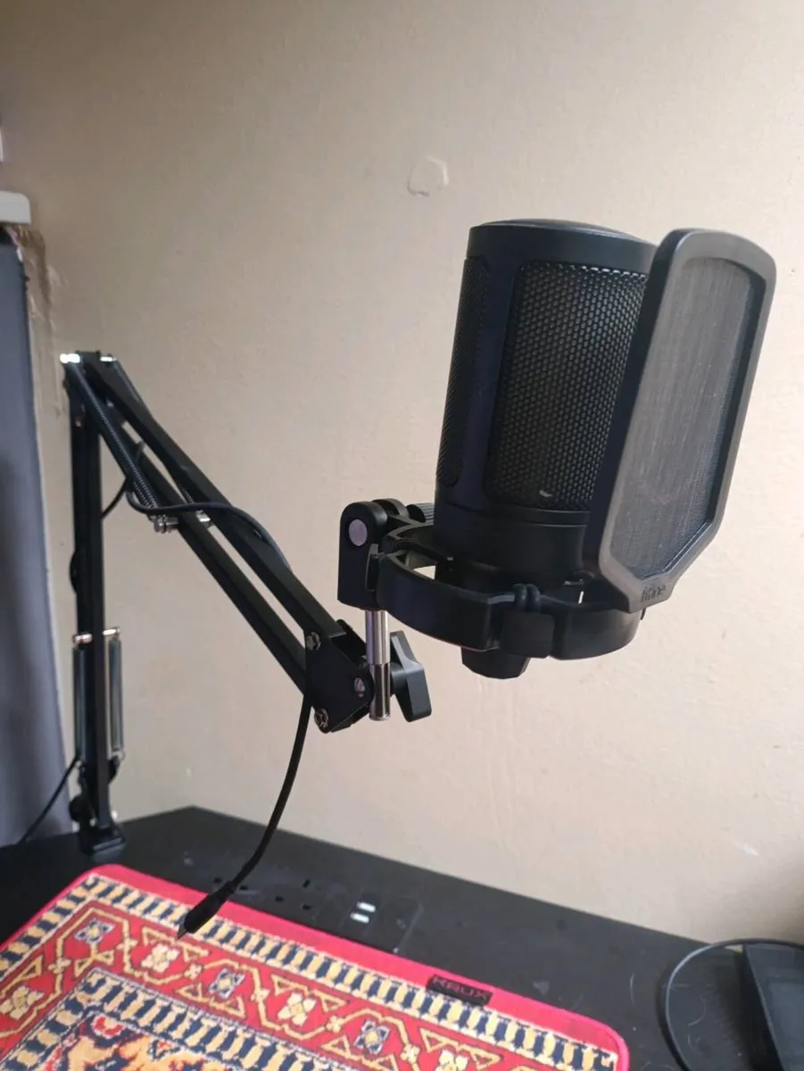 Gaming chair symino monitor and microphone - Image 4