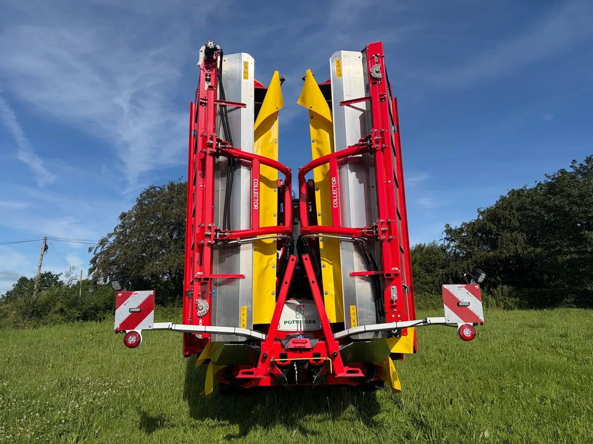 Pottinger V10000 Butterfly Mower - Image 3