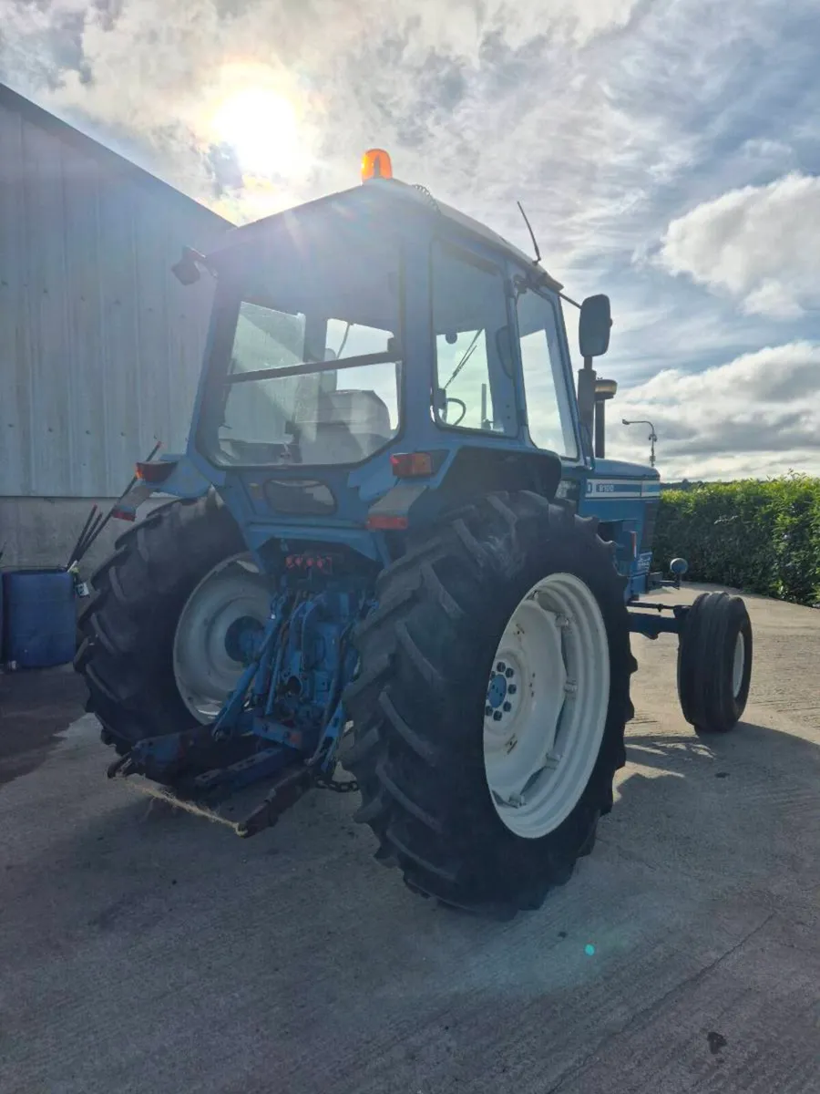 Ford 8100 - Image 3