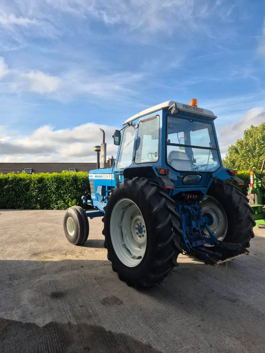 Ford 8100 - Image 4