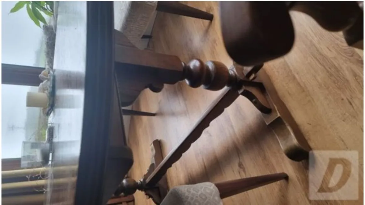 Lancaster Table & Chairs - Image 4