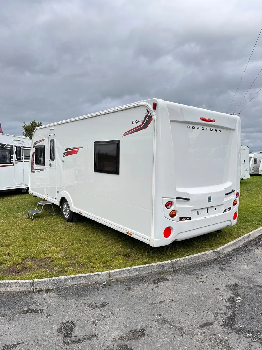 ✨STUNNING COACHMAN VISION 545 4 BERTH ISLAND BED✨ - Image 2