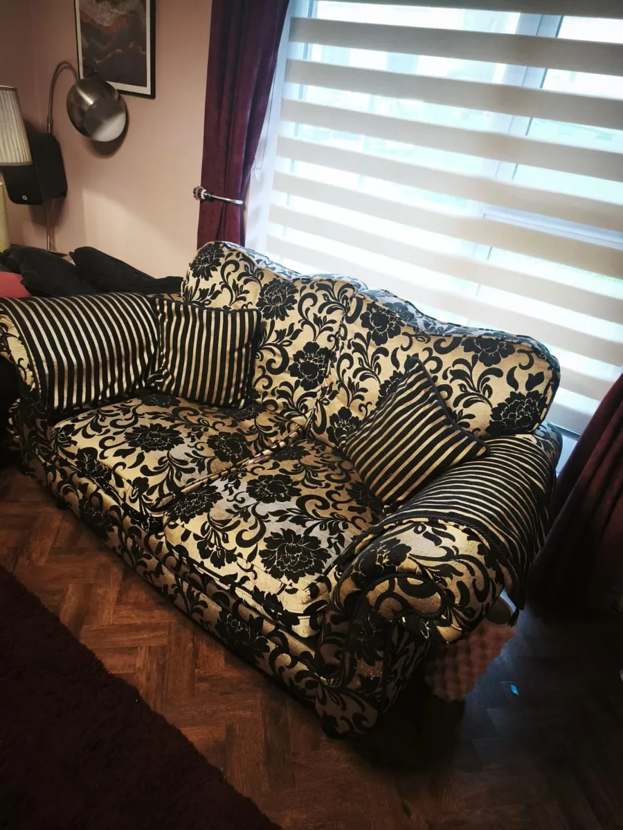 Couch's & Foot stool - Image 3
