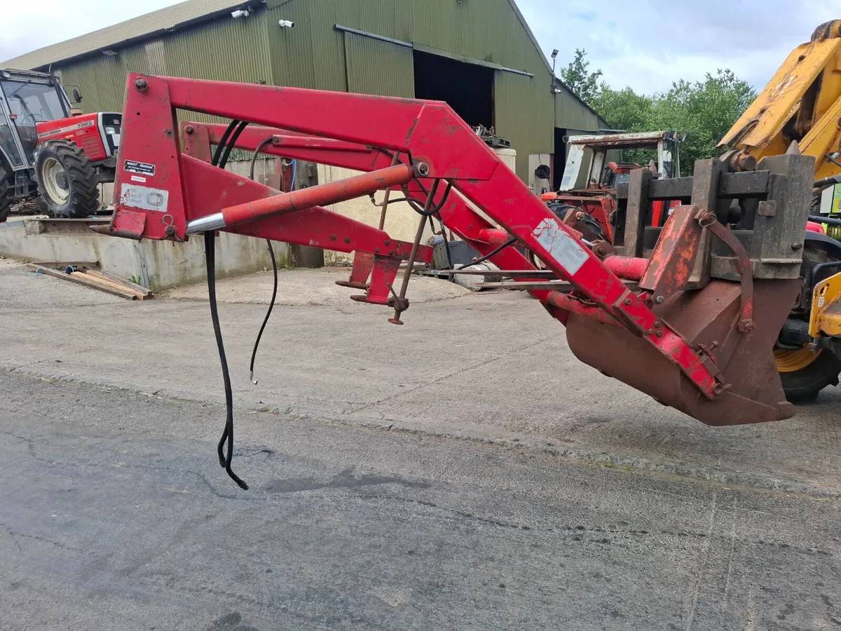 MF 80 power loader - Image 2
