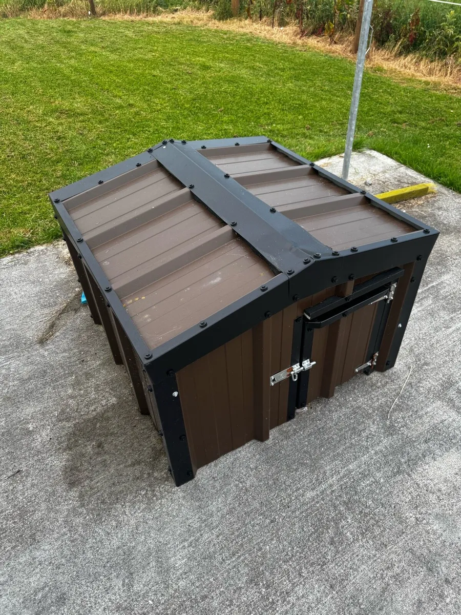 Insulated Dog Kennel - Image 3