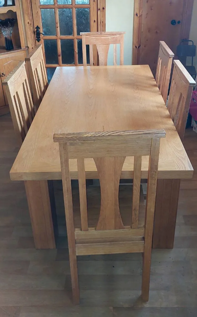 Solid Oak Table and 6 chairs - Image 1
