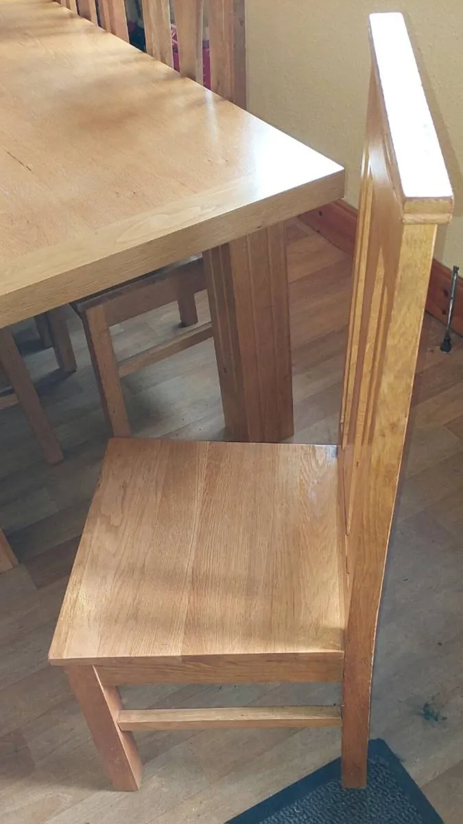 Solid Oak Table and 6 chairs - Image 2