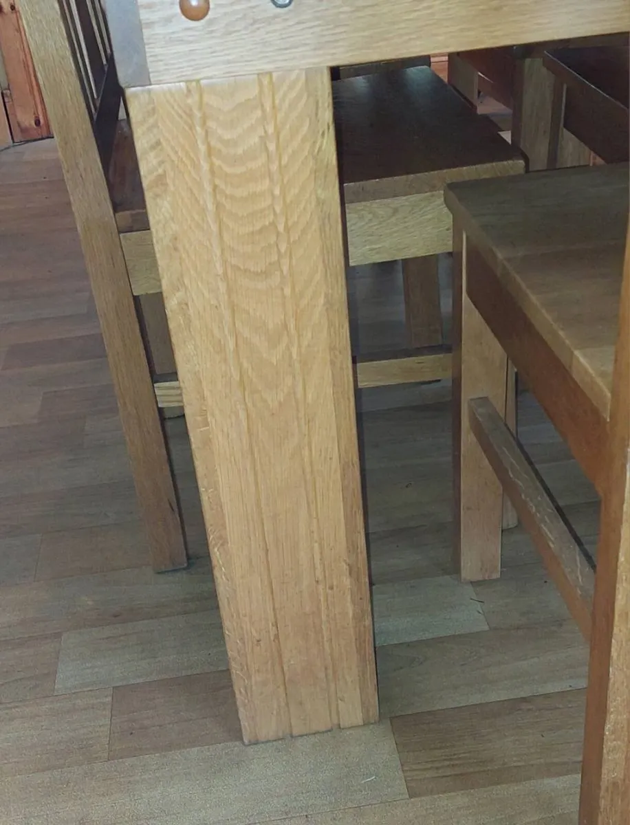 Solid Oak Table and 6 chairs - Image 4