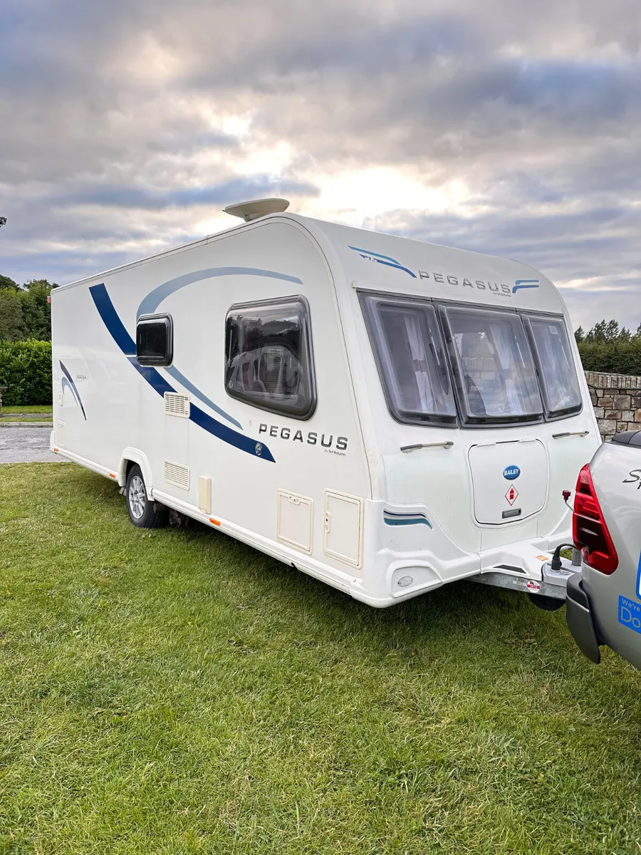 ✨STUNNING BAILEY PEGASUS 4 BERTH FIXED BED✨ - Image 1