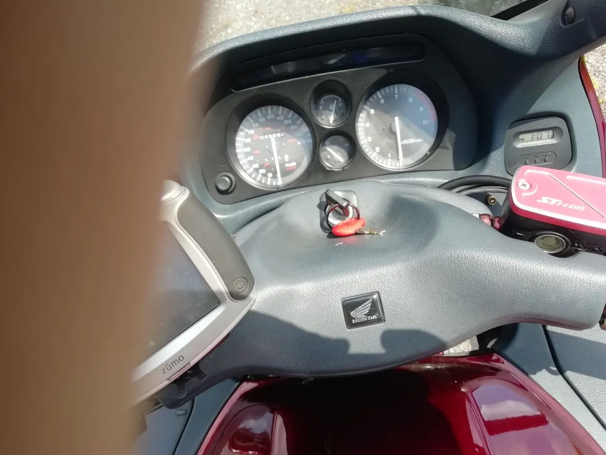 Honda pan European  / ST 1100 - Image 3