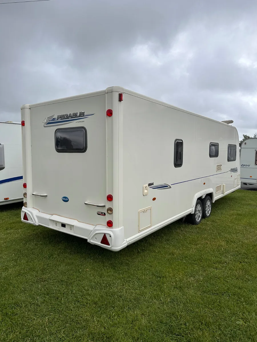 ✨STUNNING BAILEY PEGASUS 4 BERTH FIXED BED - Image 2