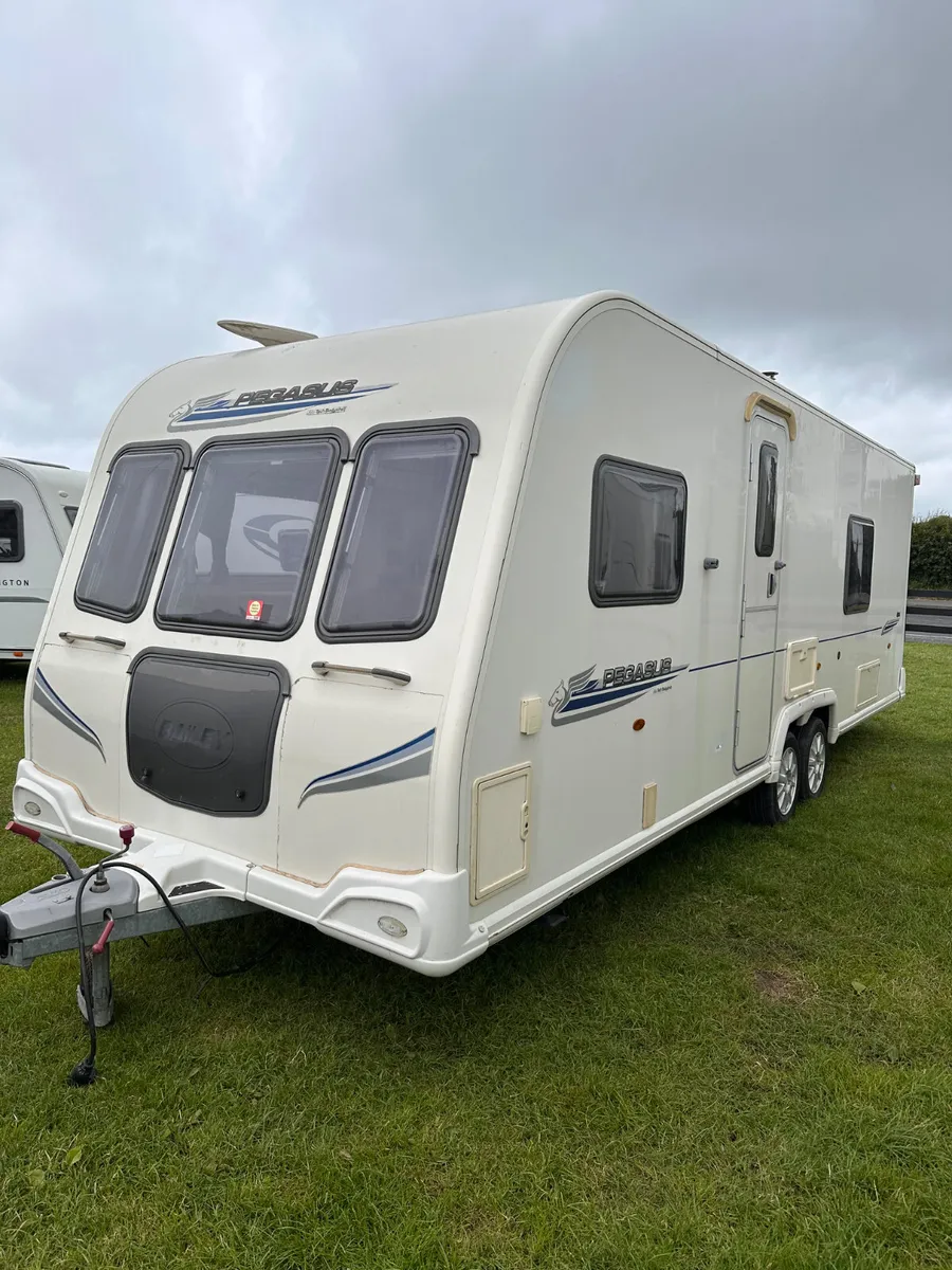 ✨STUNNING BAILEY PEGASUS 4 BERTH FIXED BED - Image 1