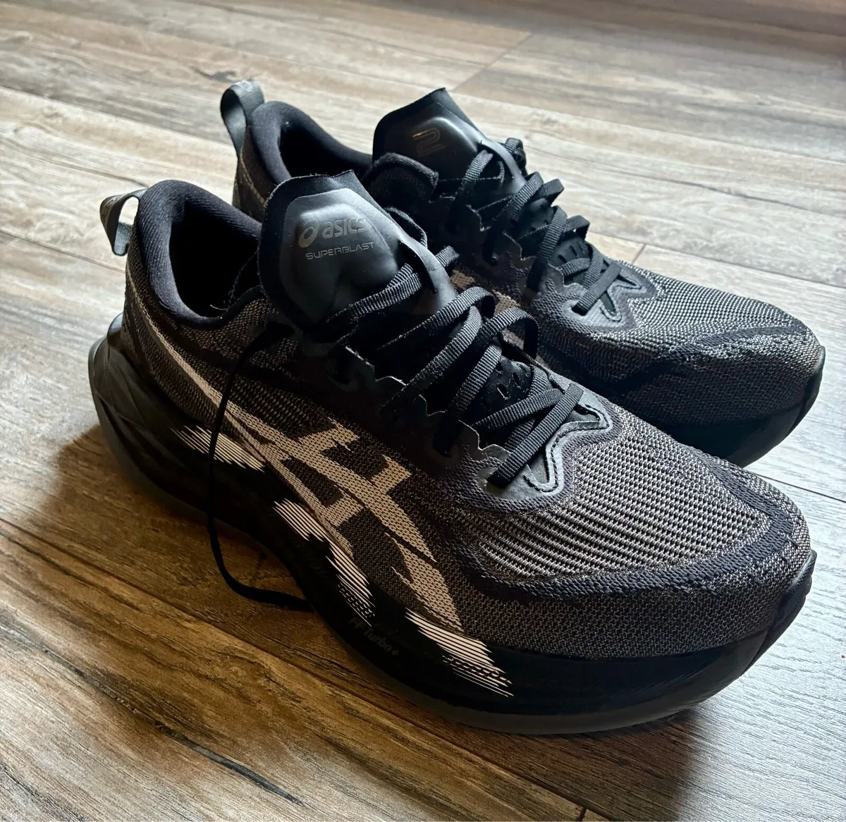 ASICS superblast 2 runners . - Image 2