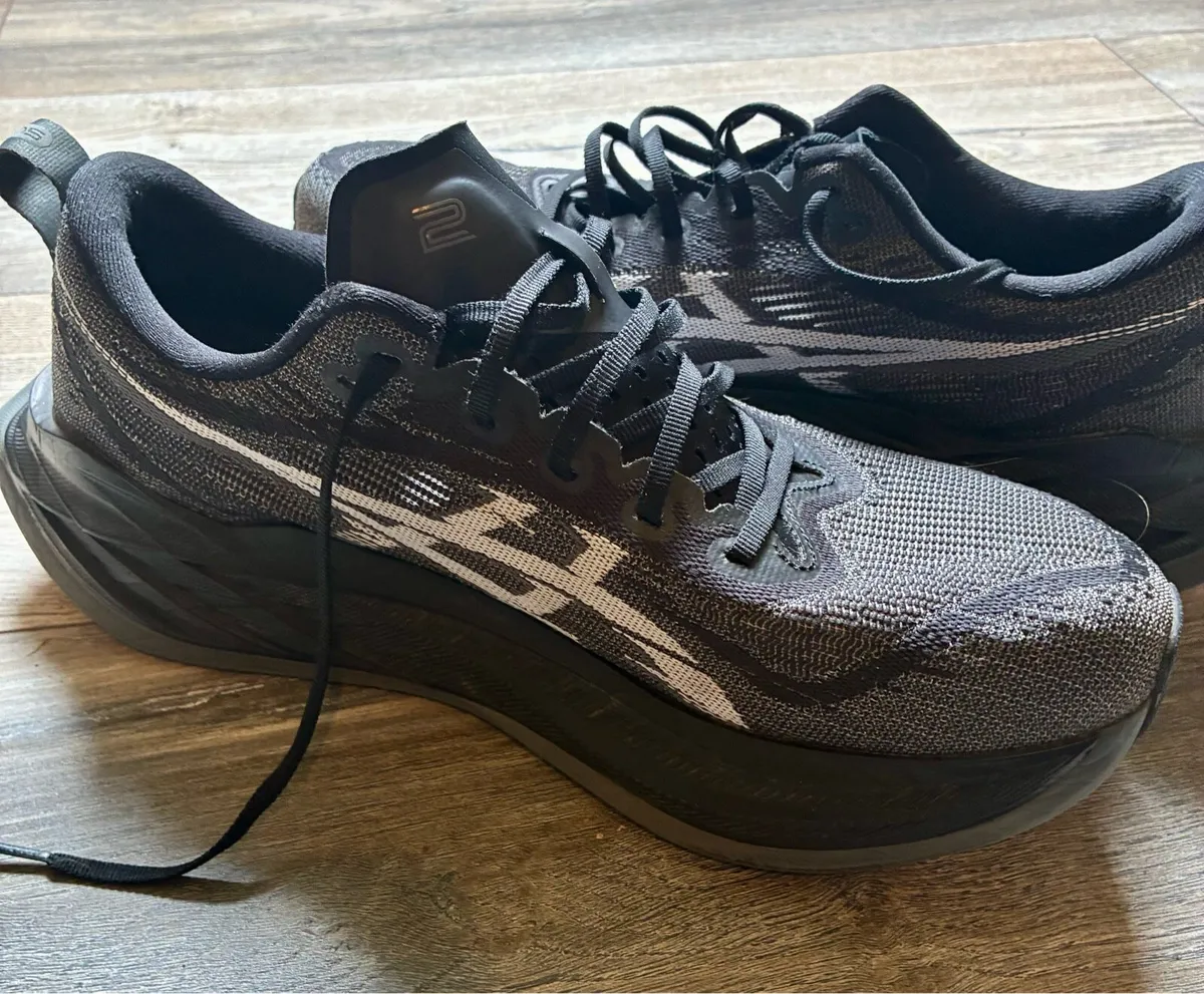 ASICS superblast 2 runners . - Image 4