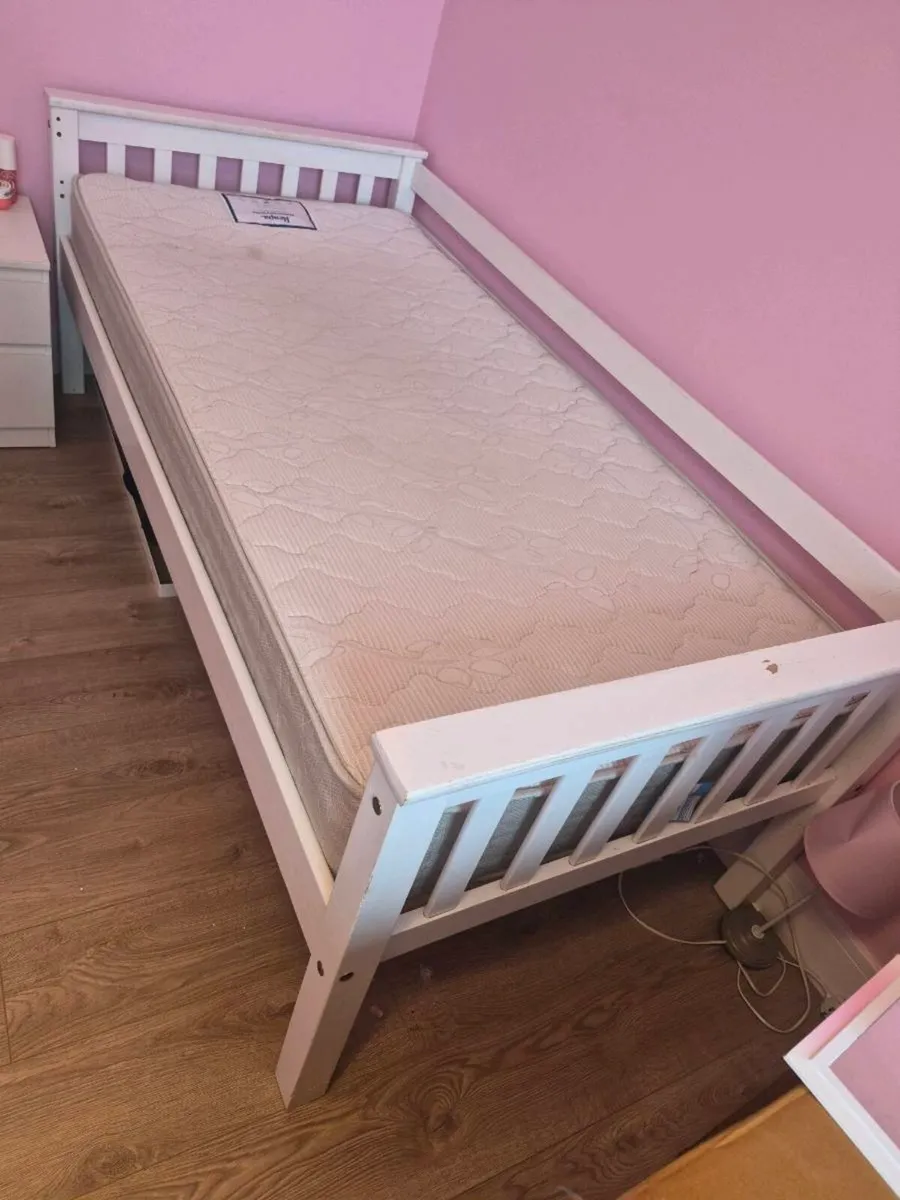 Single Bed - Image 3