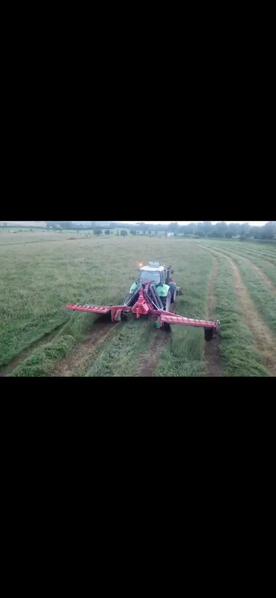 Kverneland butterfly mowers - Image 2