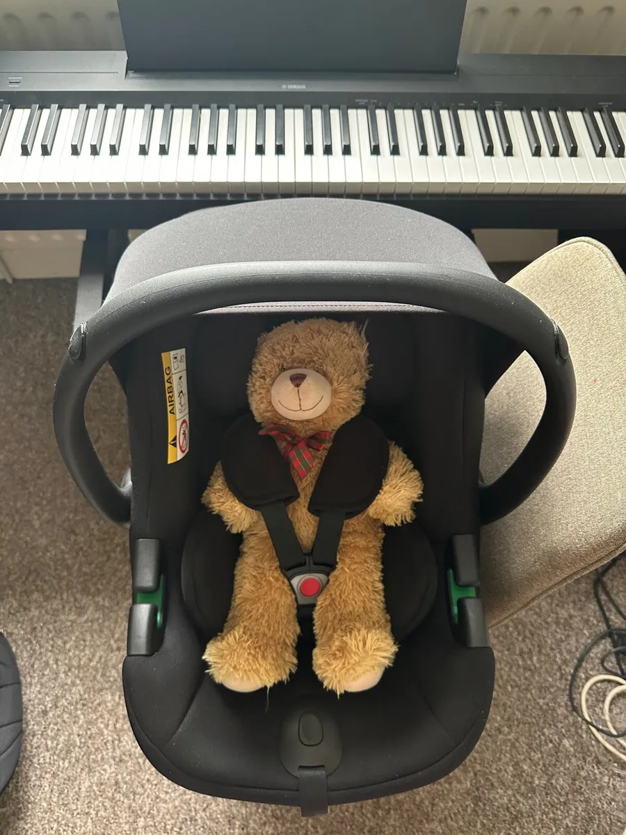 Newborn car seat - Image 3