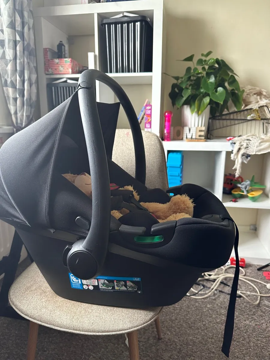 Newborn car seat - Image 4