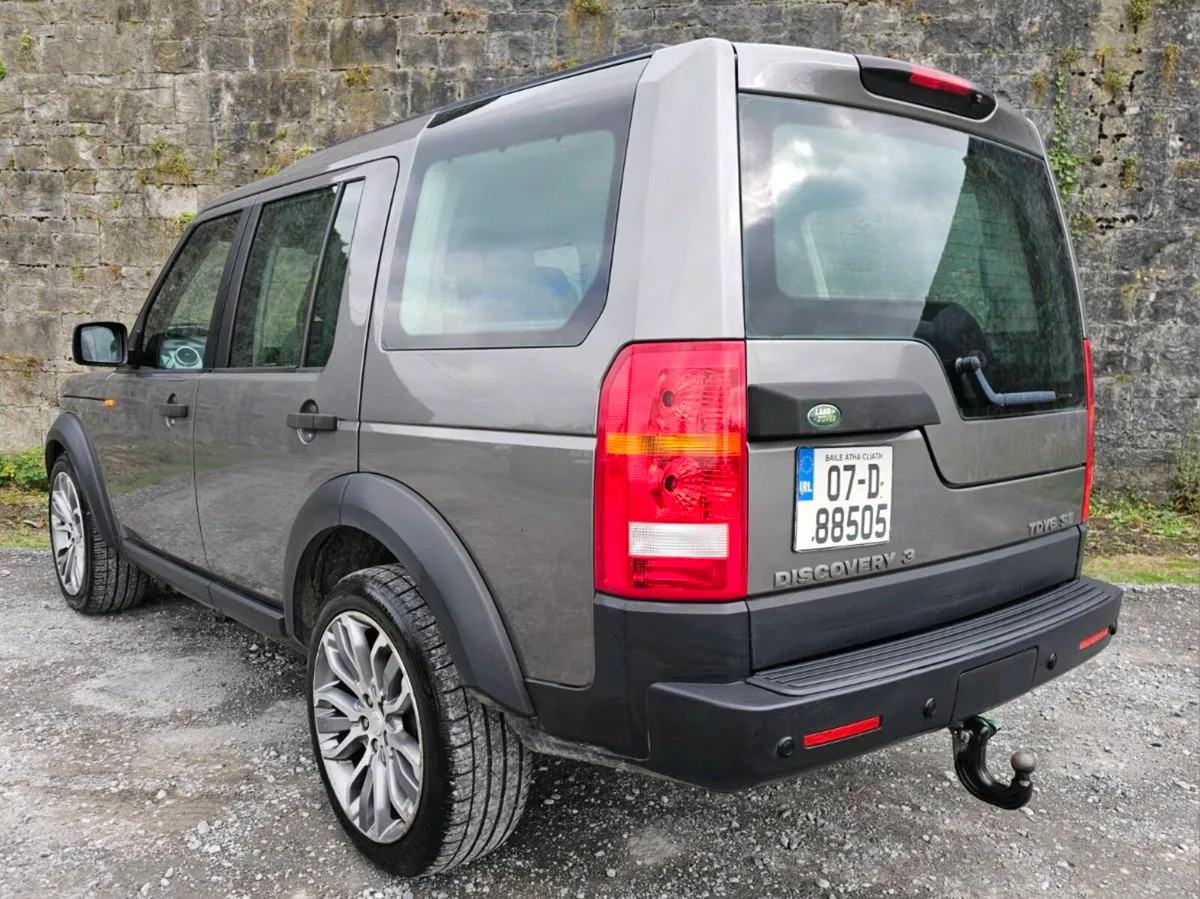 Land Rover Discovery 5 seat New DOE until 23/06/27 - Image 3