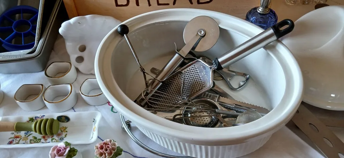 KITCHEN UTENSILS PLUS ALLSORTS - Image 4