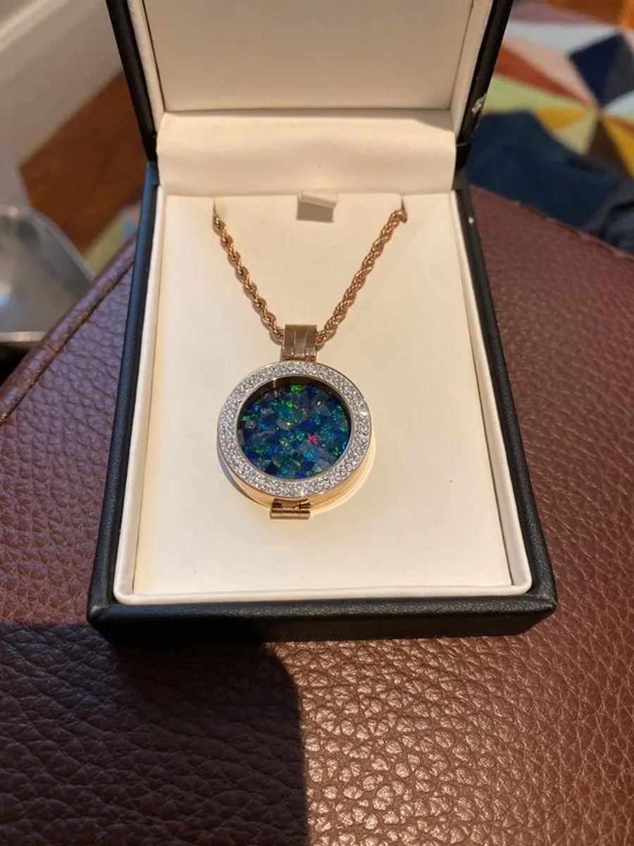 Alexander Dauvin Bijou Ocean Opal Locket - Image 1