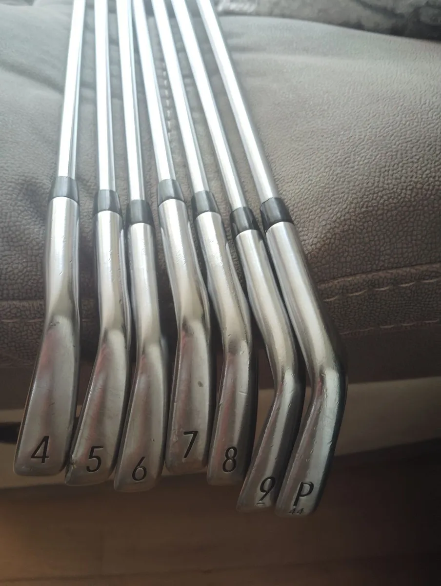 Golf irons (4-PW) - Image 1
