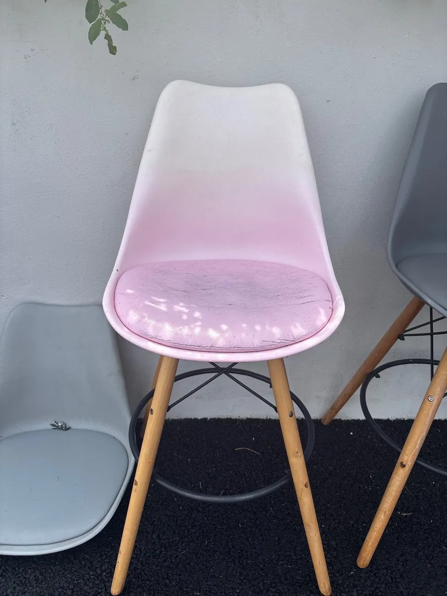 Island chairs x 2 - Image 2