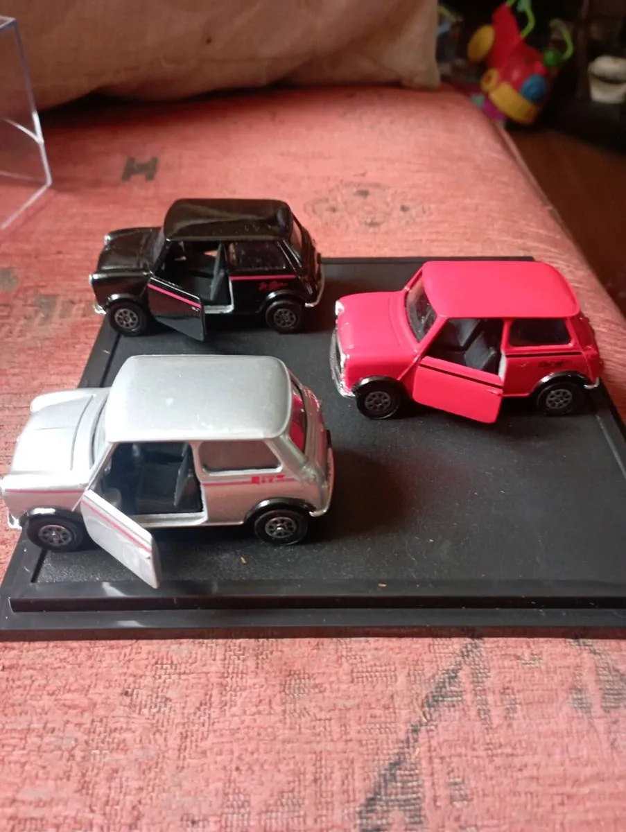 VINTAGE CORGI CLASSIC MINI DIE--CAST MODLE'S  1992 - Image 3