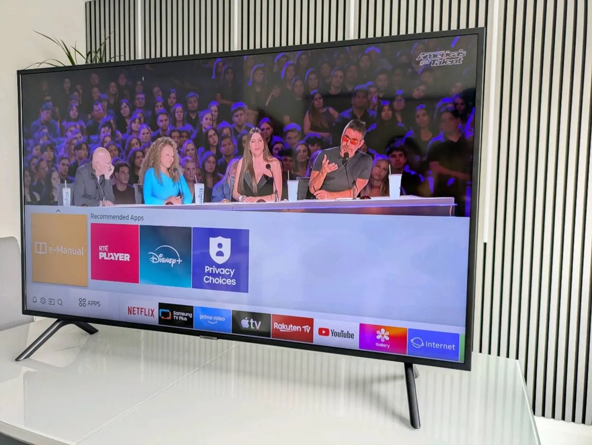 SAMSUNG 50" Crystal UHD 4K HDR Smart TV - Image 3