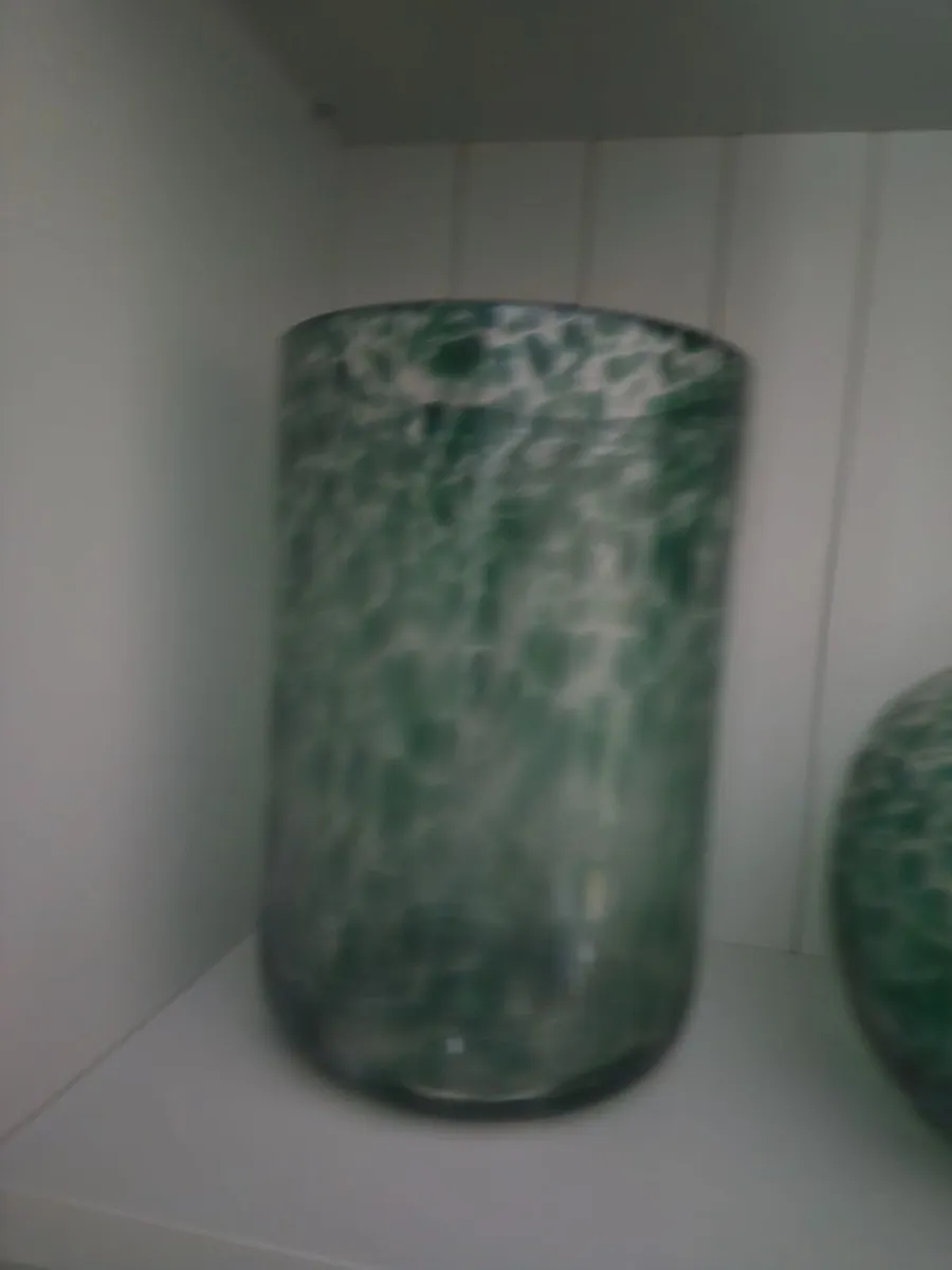 2 x vases - Image 1