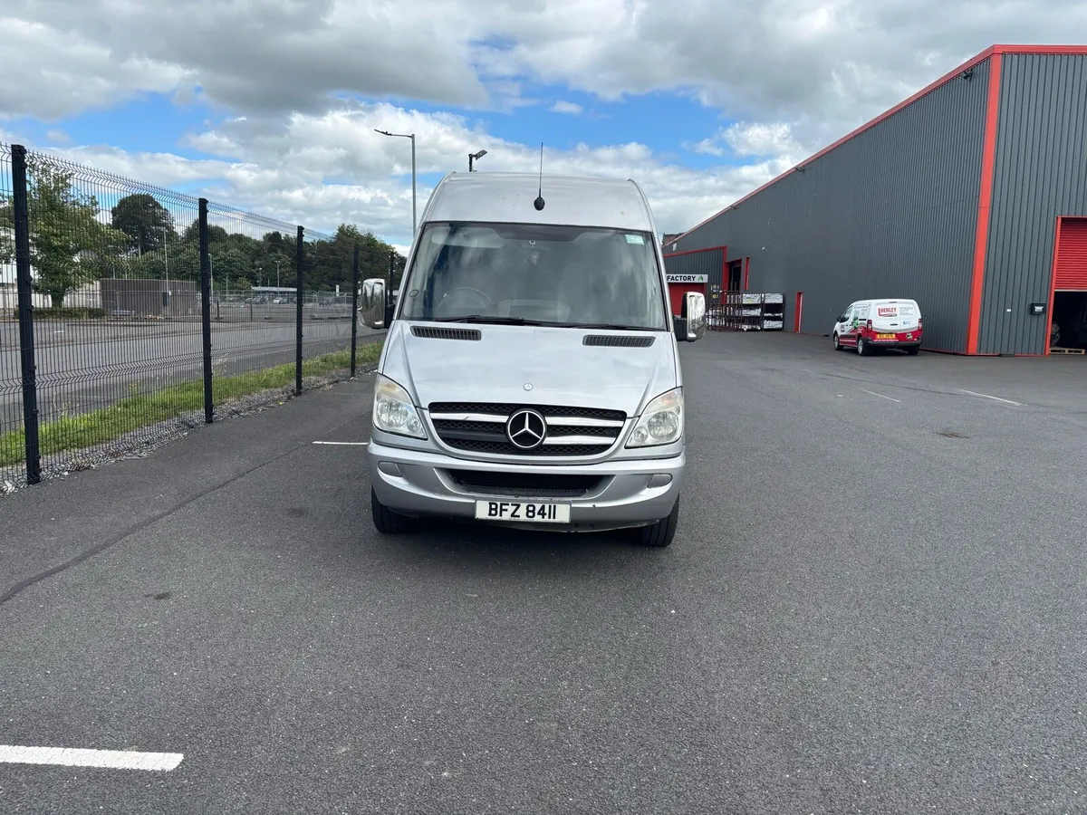 Mercedes sprinter Minibus - Image 3