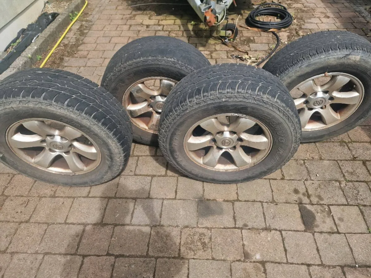 Toyota Landcruiser 17 inch alloys