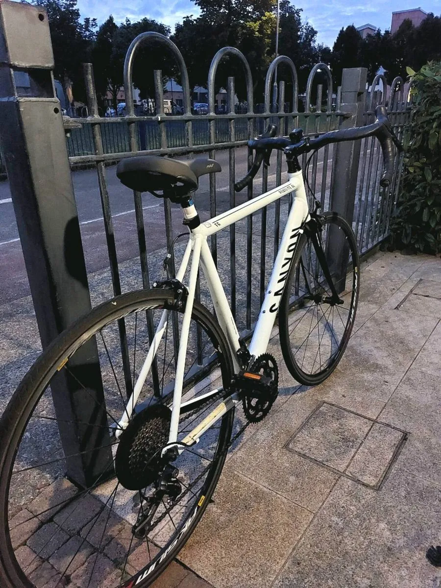 Canyon Roadlite road bike - Image 3