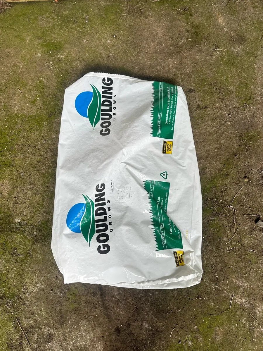 Fertilizer and meal bags for sale. 15 cent a bag