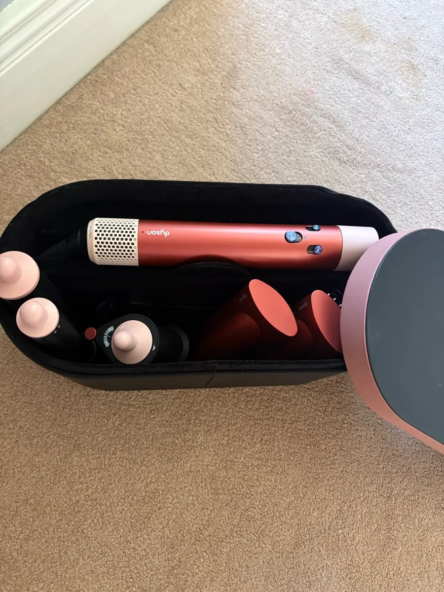 Dyson airwrap - Image 1