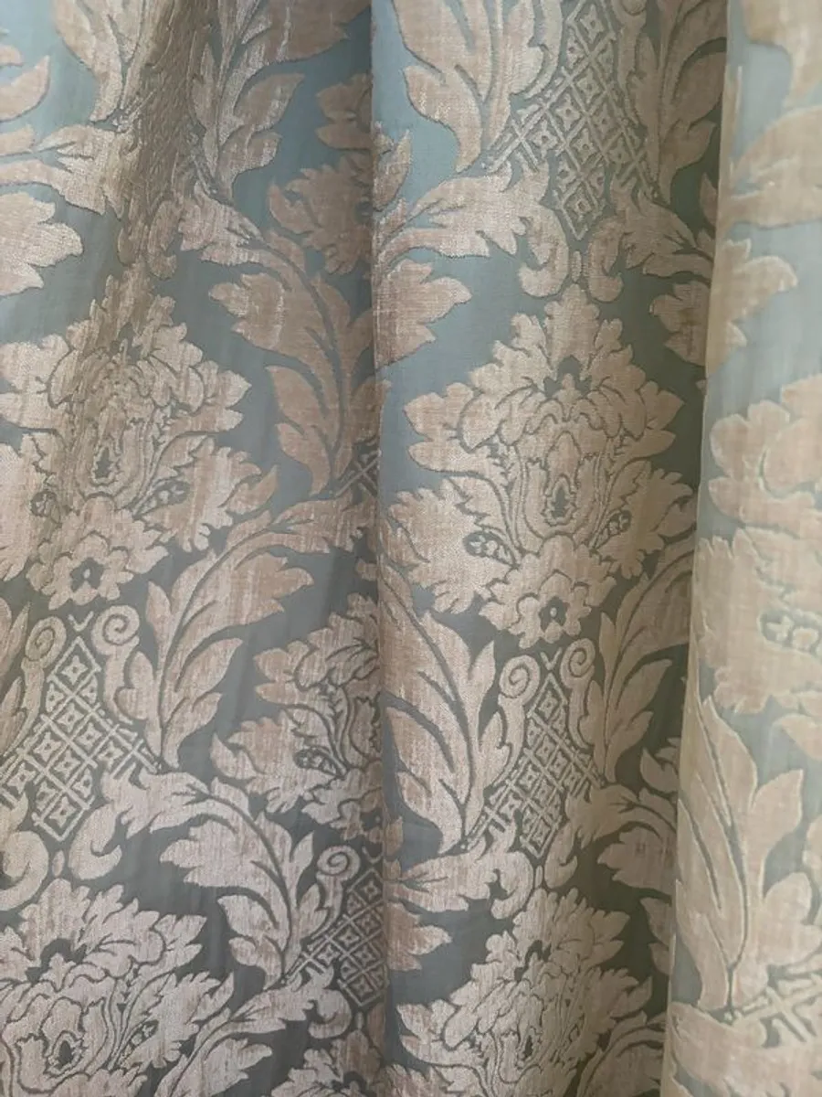 Curtains with matching cushions - Image 2