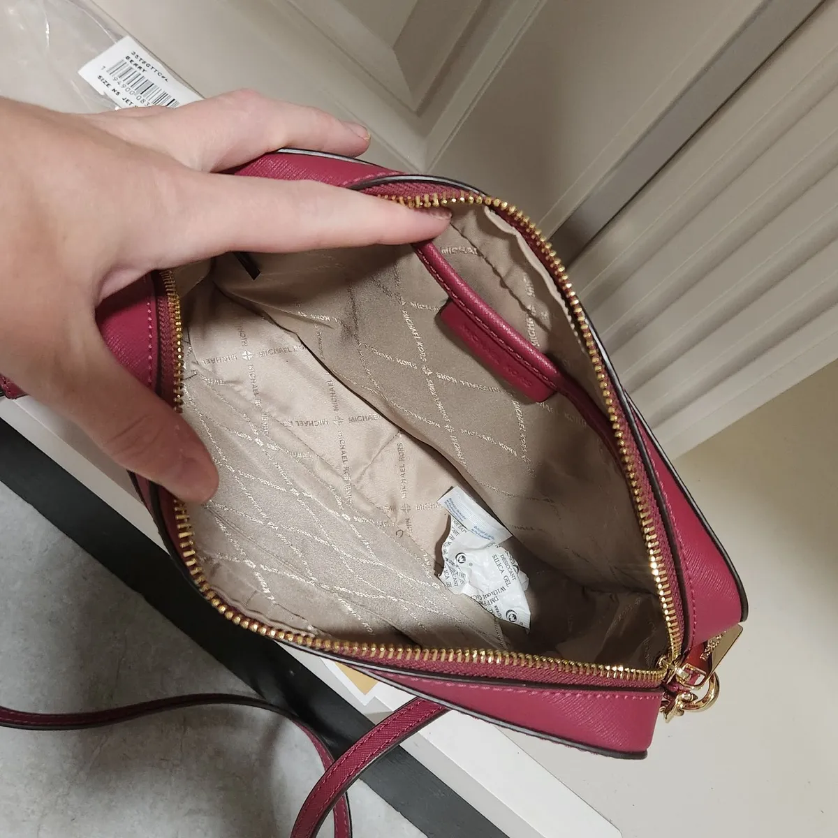 Michael kors crossbody bag (new) - Image 3
