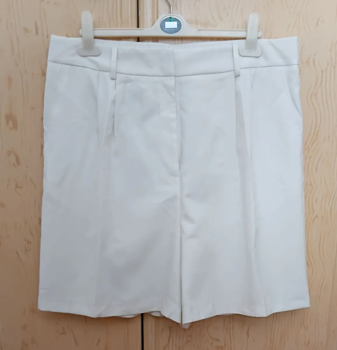 Pleated shorts - Image 1