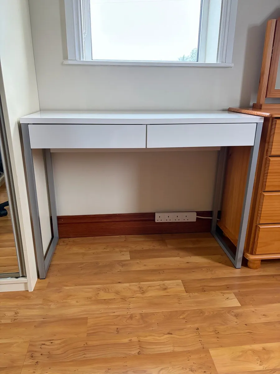 White desk / vanity table - Image 3