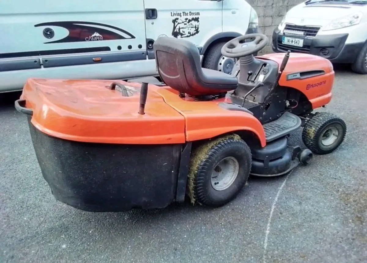 Ride on mower - cut your lawn in style! - Image 1